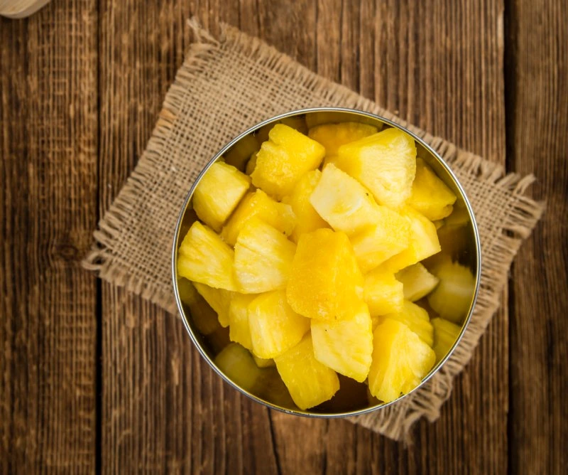 Canned Pineapple pieces 30 Oz